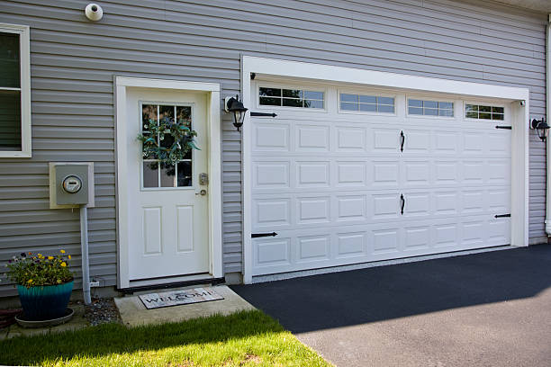 24/7 Emergency Garage Door Panel Replacement experts in Aberdeen, WA